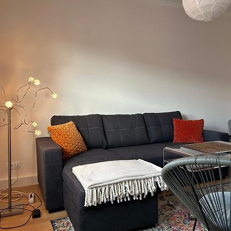 Schoene Neue 4 Zimmer Wohnung Mit Sued-Balkon Bis 8 Personen Наумбург Екстериор снимка