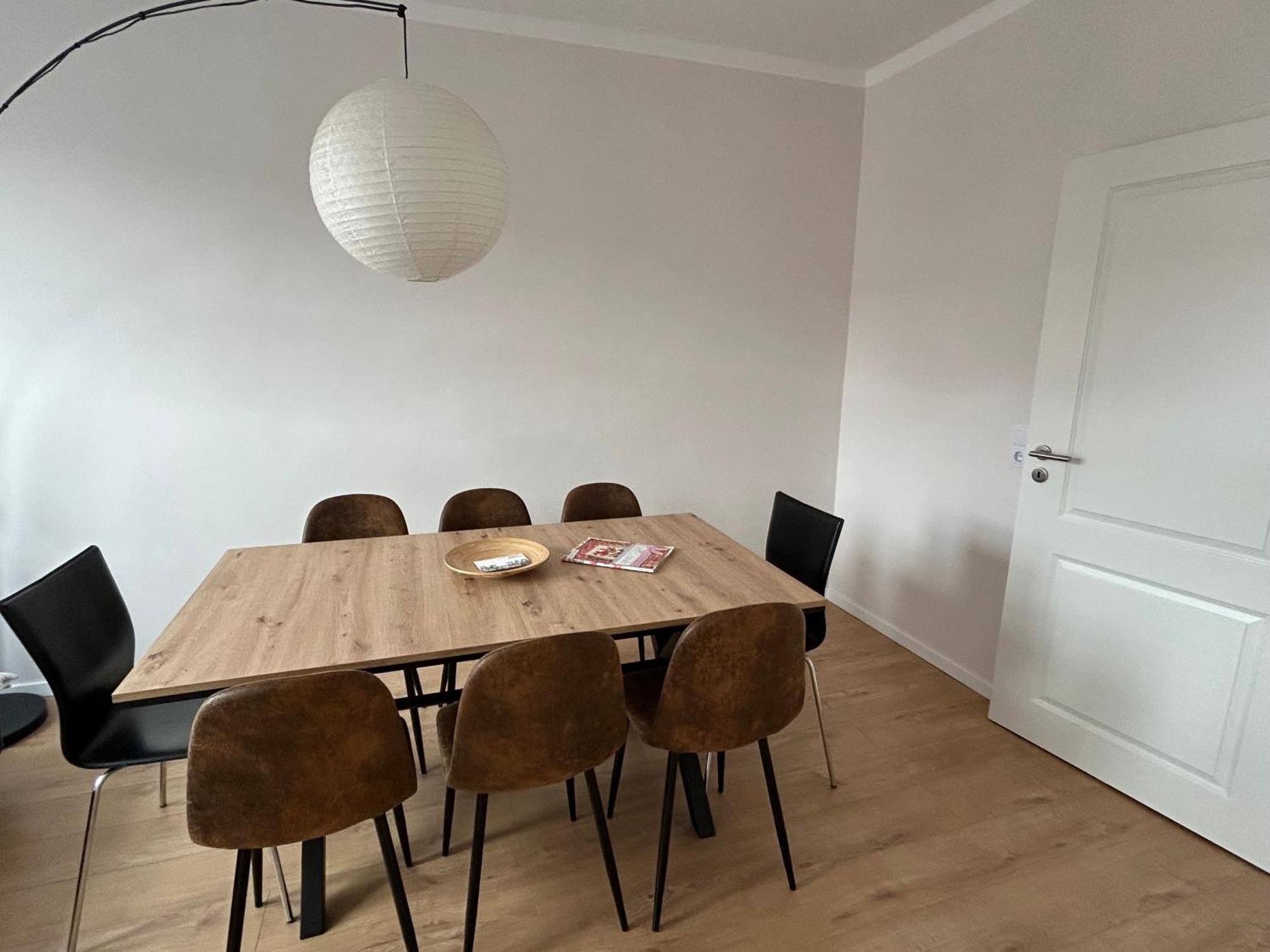 Schoene Neue 4 Zimmer Wohnung Mit Sued-Balkon Bis 8 Personen Наумбург Екстериор снимка