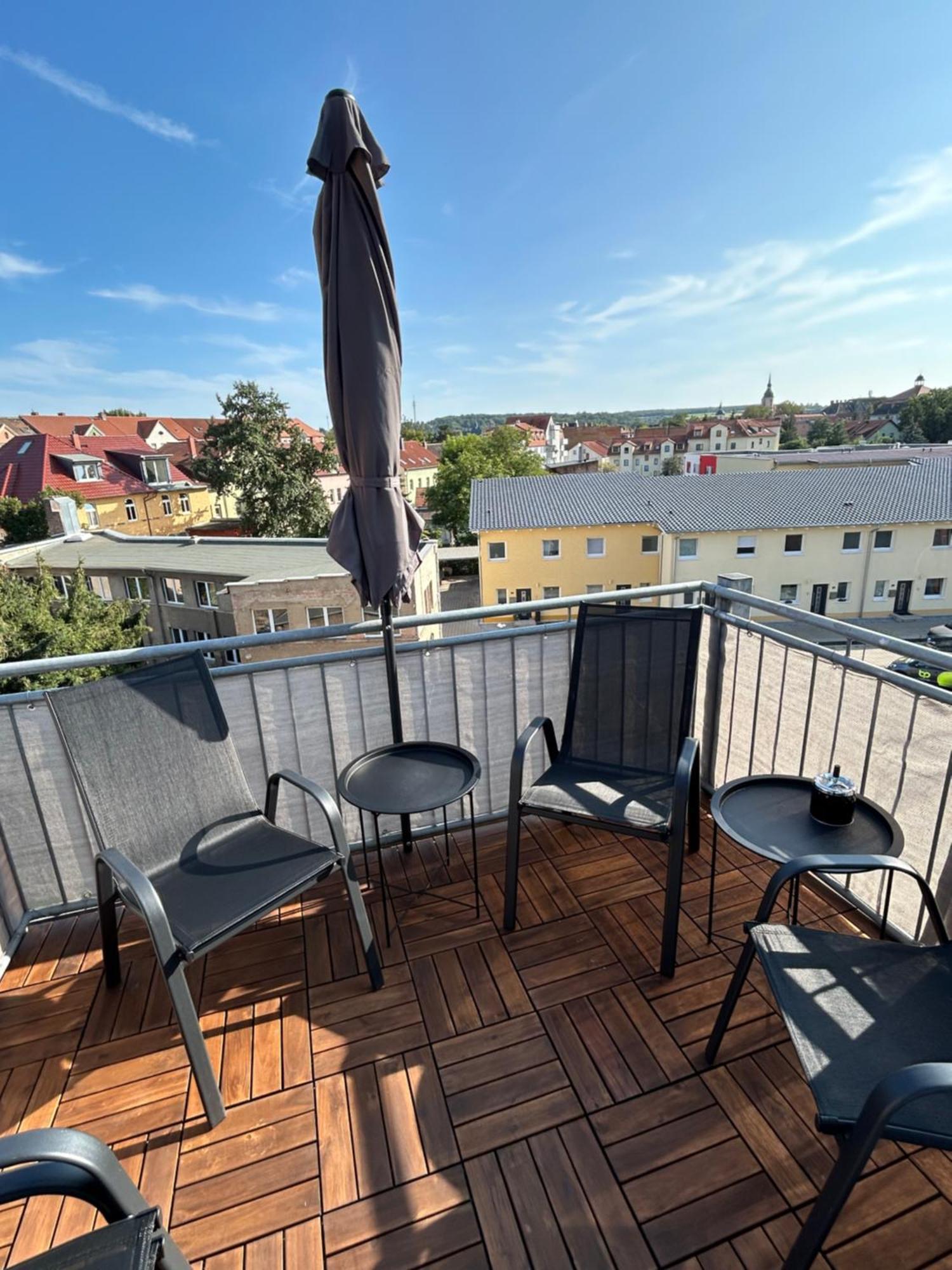 Schoene Neue 4 Zimmer Wohnung Mit Sued-Balkon Bis 8 Personen Наумбург Екстериор снимка