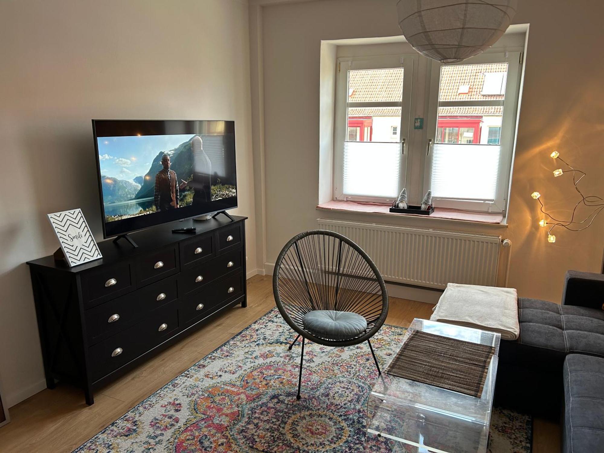 Schoene Neue 4 Zimmer Wohnung Mit Sued-Balkon Bis 8 Personen Наумбург Екстериор снимка